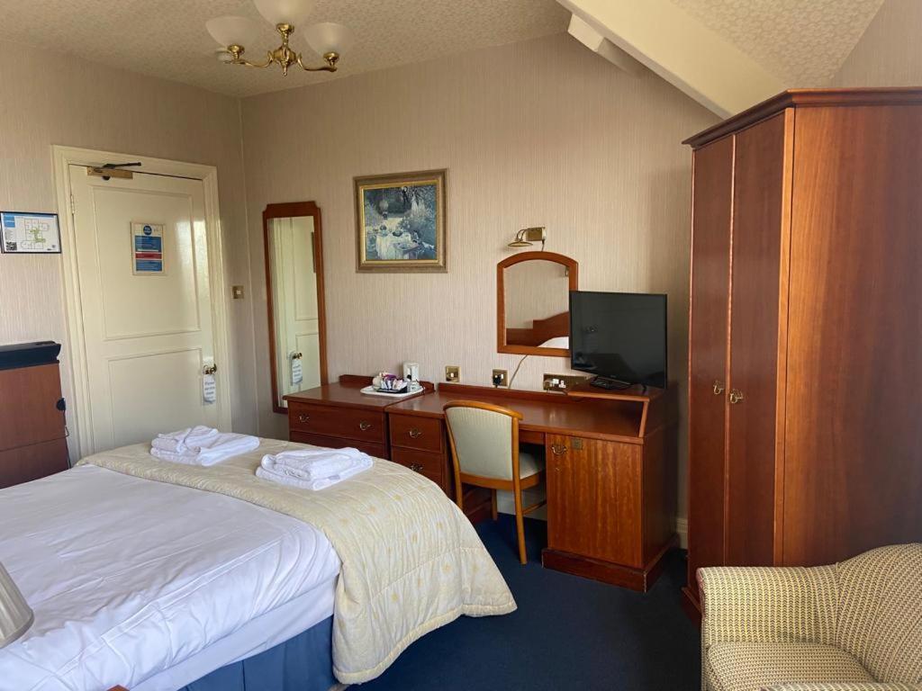 Clarkes Hotel Barrow In Furness Exteriör bild