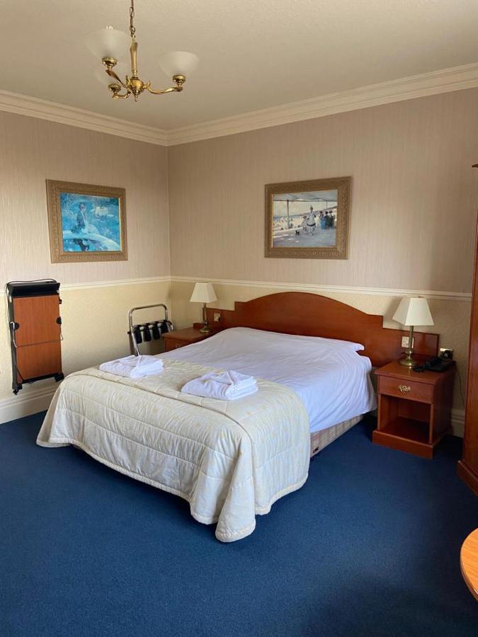 Clarkes Hotel Barrow In Furness Exteriör bild