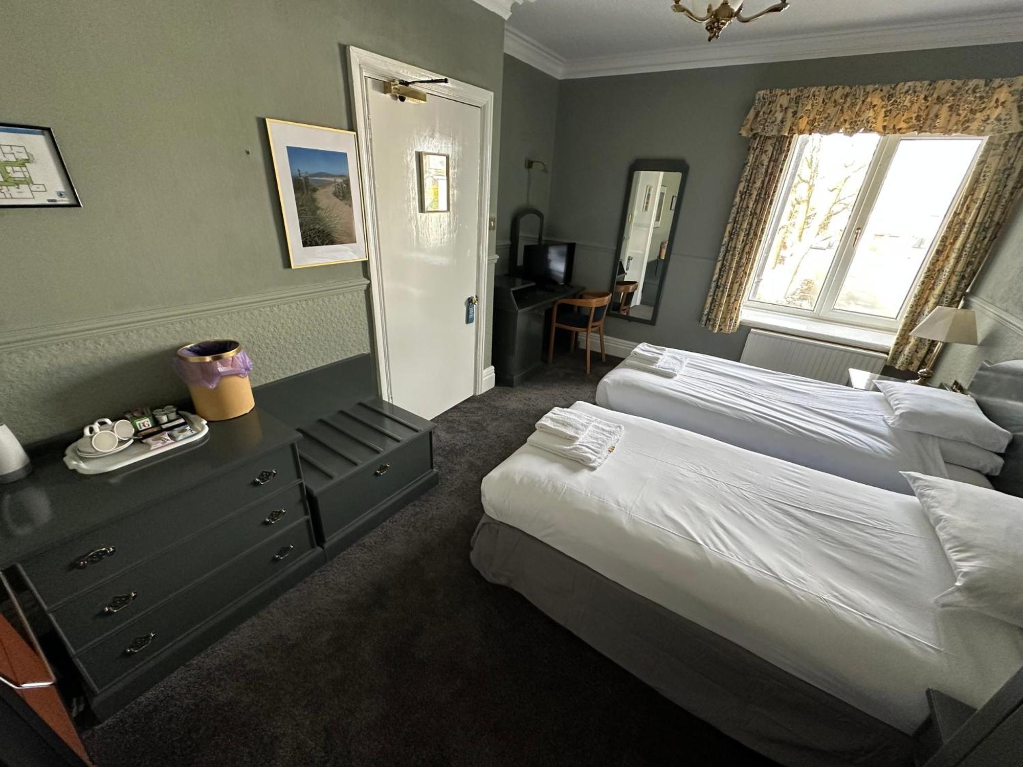 Clarkes Hotel Barrow In Furness Exteriör bild