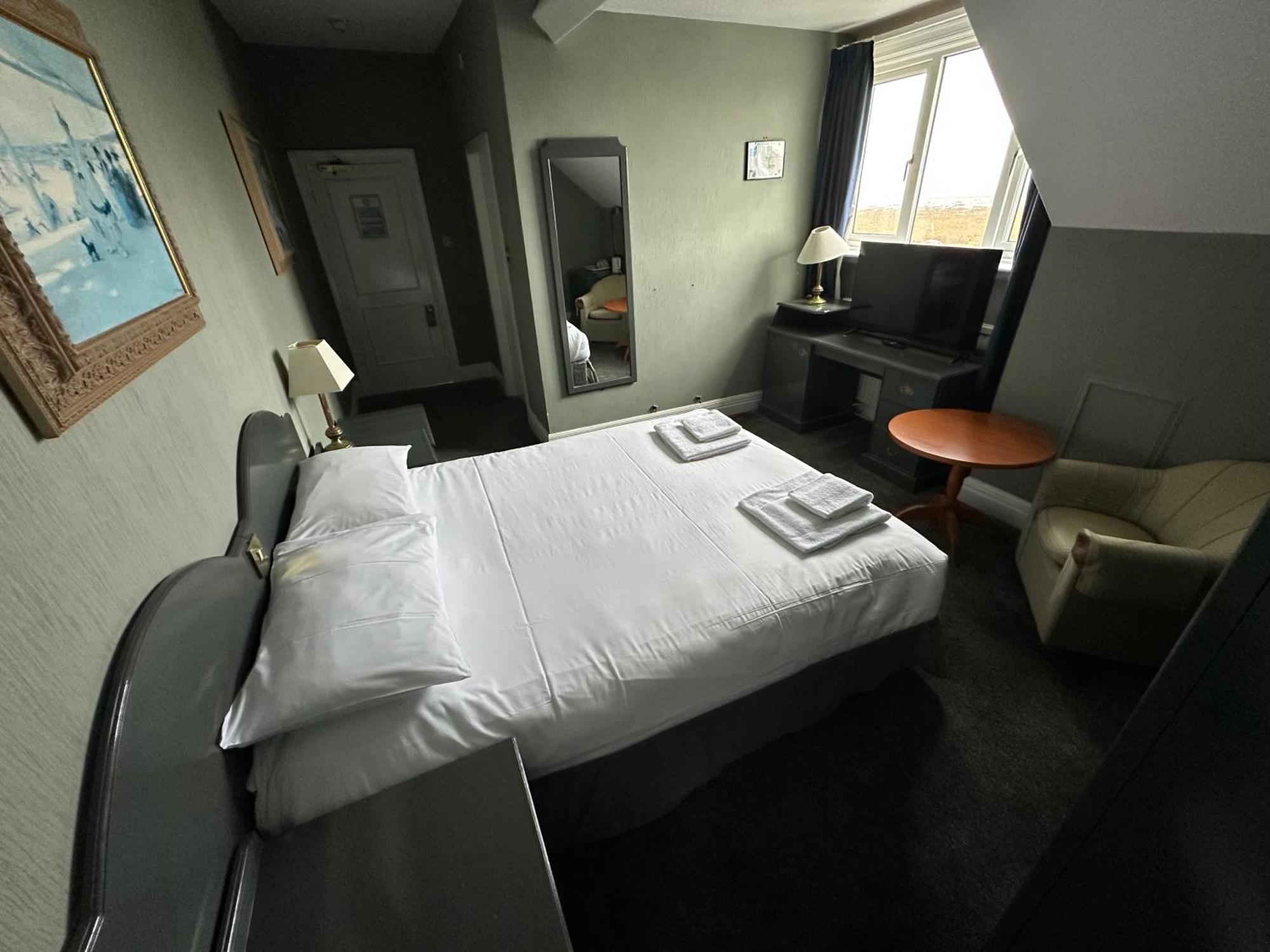Clarkes Hotel Barrow In Furness Exteriör bild