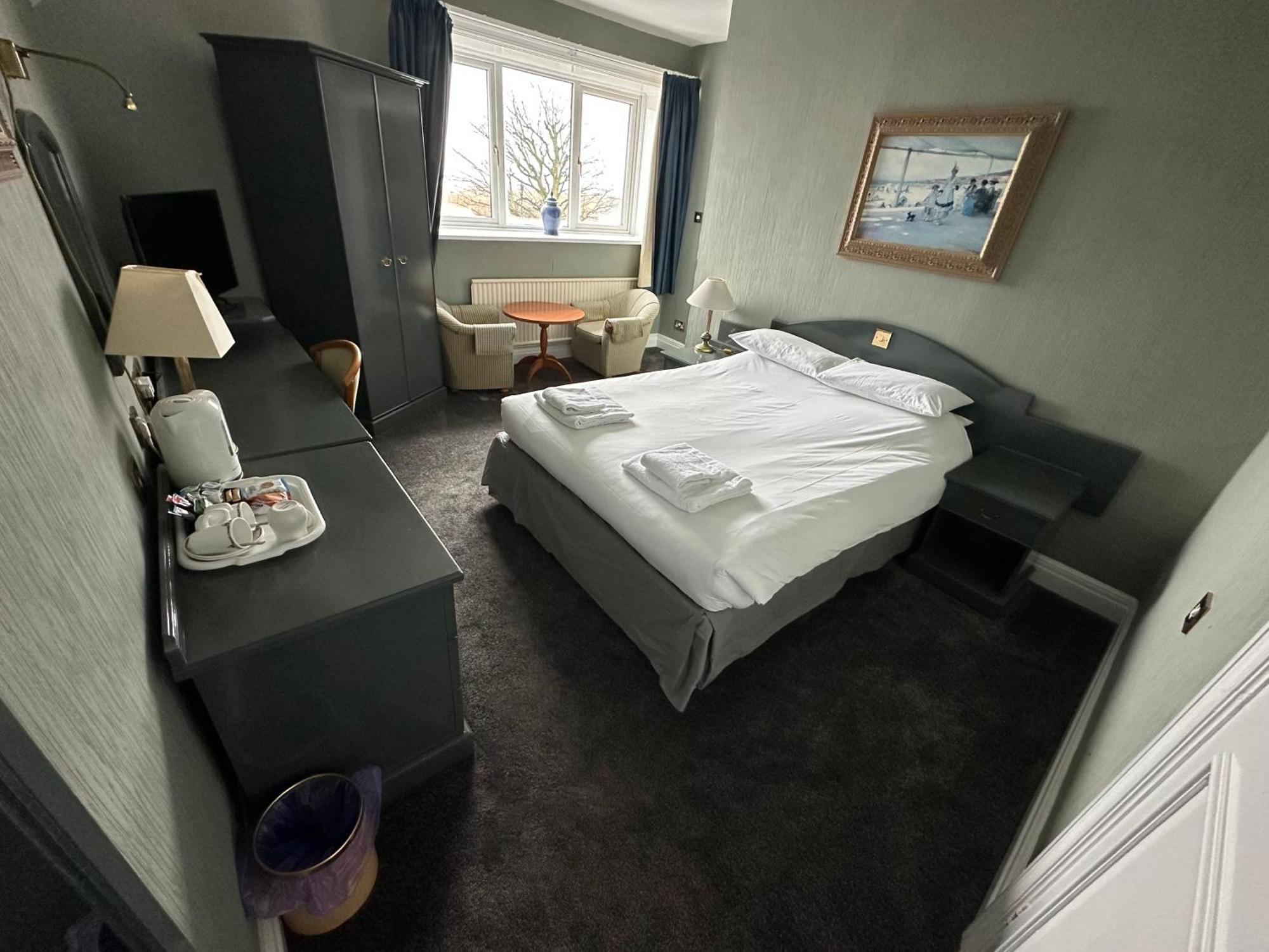 Clarkes Hotel Barrow In Furness Exteriör bild